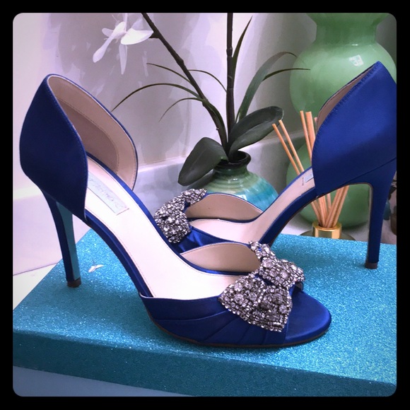 royal blue heels with bow